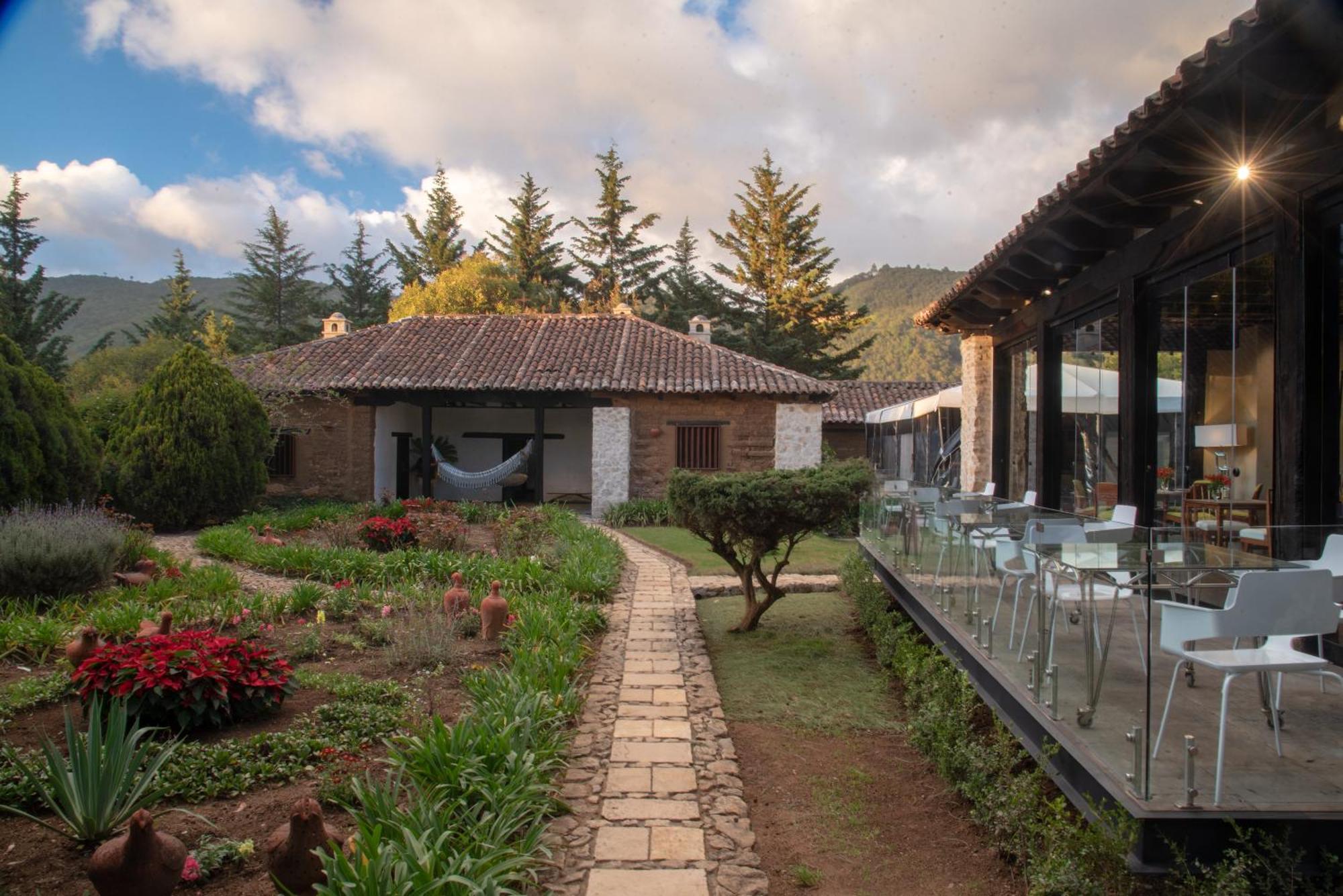 Uvence Arte + Hotel San Cristóbal de Las Casas エクステリア 写真